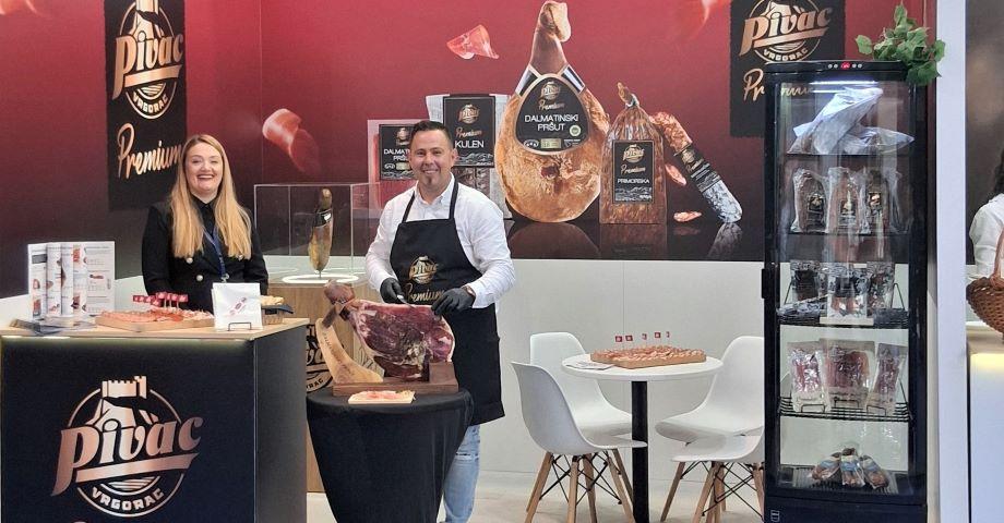 Mesna industrija Braća Pivac na Mostarskom sajmu predstavlja asortiman novim potencijalnim partnerima i krajnjim kupcima 